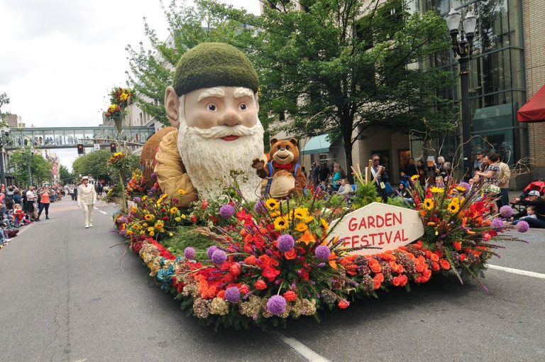 grand floral parade 1 768x510